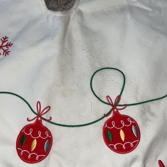 36” Tree Skirt - Picture 8 of 10